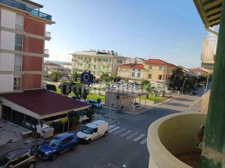 Appartamento viale Cristoforo Colombo, 24, Lido di Camaiore, Camaiore