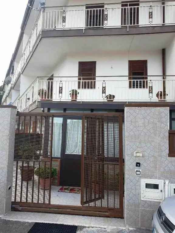 Villa in Cataratti, Messina, 6 locali, 3 bagni, giardino privato