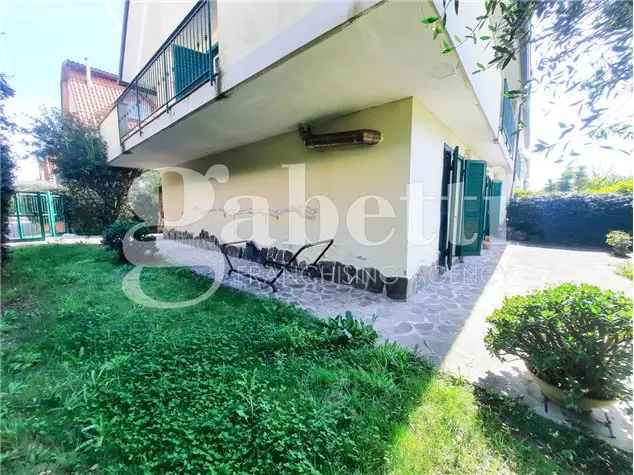 Villa bifamiliare in Via Ripuaria, 445, Giugliano in Campania (NA)