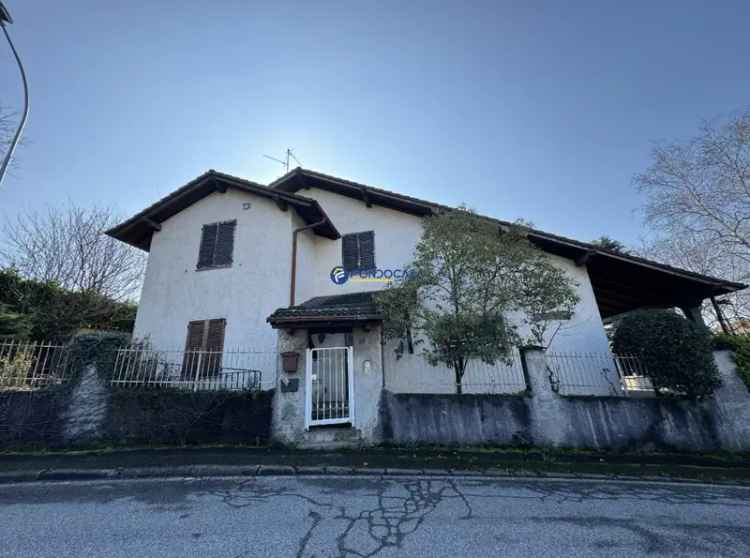 Villa singola in Via vivaldi, Carnate, 5 locali, 3 bagni, con box