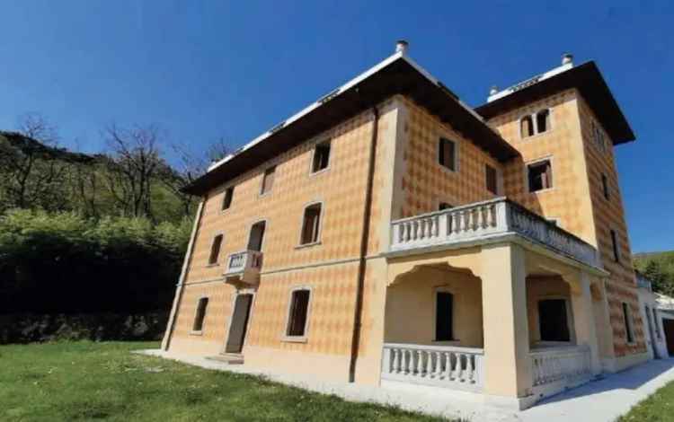 Villa in Via San Gottardo, Vittorio Veneto, 22 locali, 6 bagni, garage