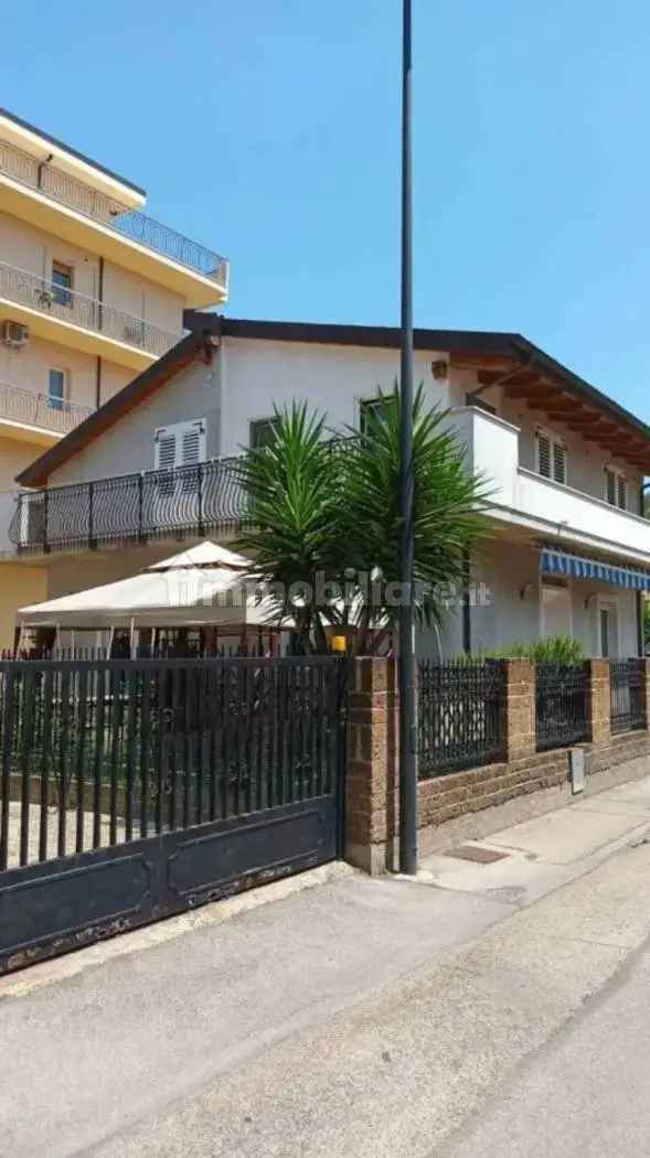 Villa unifamiliare via Fortore, Tiburtina, Pescara