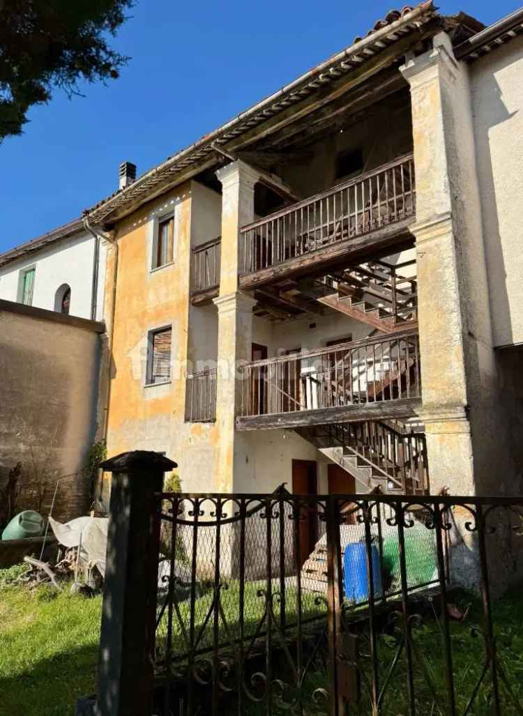 Villa a schiera piazza Dolomiti 10, Centro, Santa Giustina