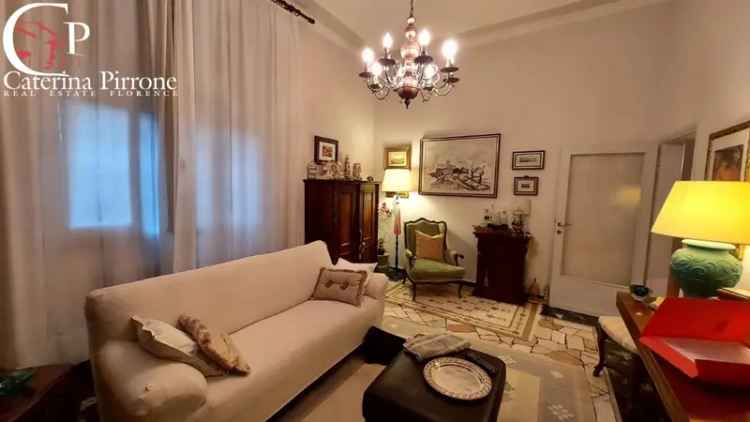 Appartamento in Viale Mille, Firenze, 6 locali, 1 bagno, 194 m²