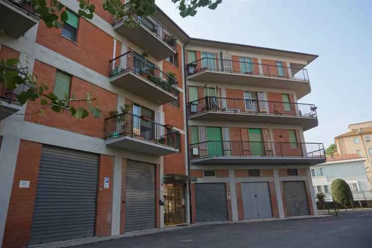 Appartamento in Via Giuseppe Garibaldi 1, Chiusi, 5 locali, 2 bagni