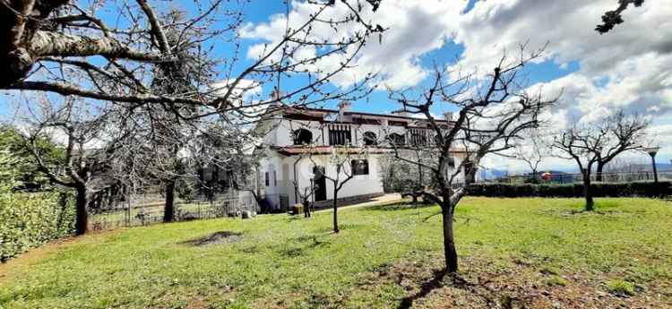 Villa bifamiliare via Circonvallazione Cerano 15, Torre Cajetani