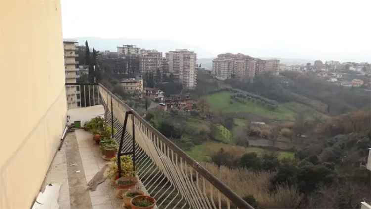 Appartamento in Via Firenze, Frosinone, 5 locali, 1 bagno, 126 m²