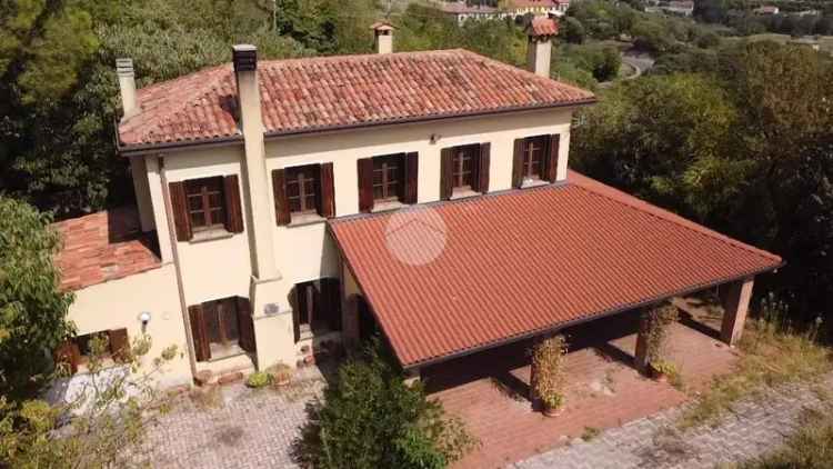 Villa unifamiliare via V. Aganoor, Arquà Petrarca