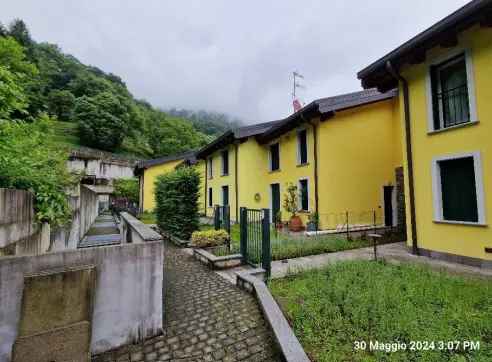 VILLA A SCHIERA DI DUE CAMERE CON BOX DOPPIO E TERRAZZO