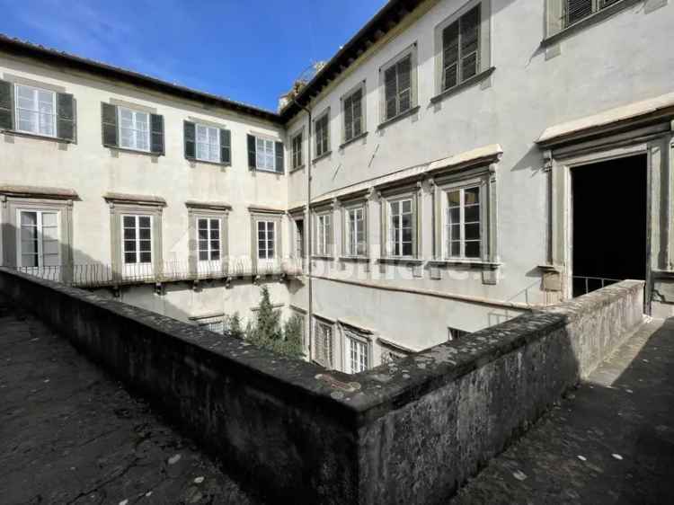 Appartamento via Santa Croce, Piazza Anfiteatro - Torre Guinigi, Lucca