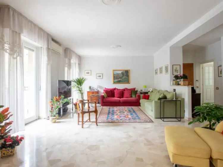 Appartamento in Via Poggibonsi, Milano, 6 locali, 3 bagni, 249 m²