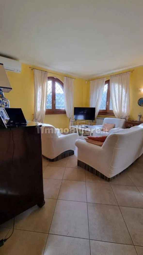 Villa bifamiliare, buono stato, 150 m², Pietrasanta