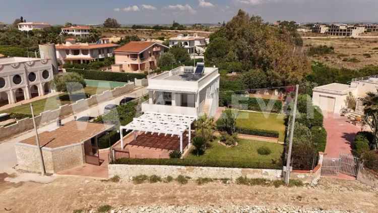 Villa singola in San Lorenzo strada IV, Noto, 7 locali, 2 bagni