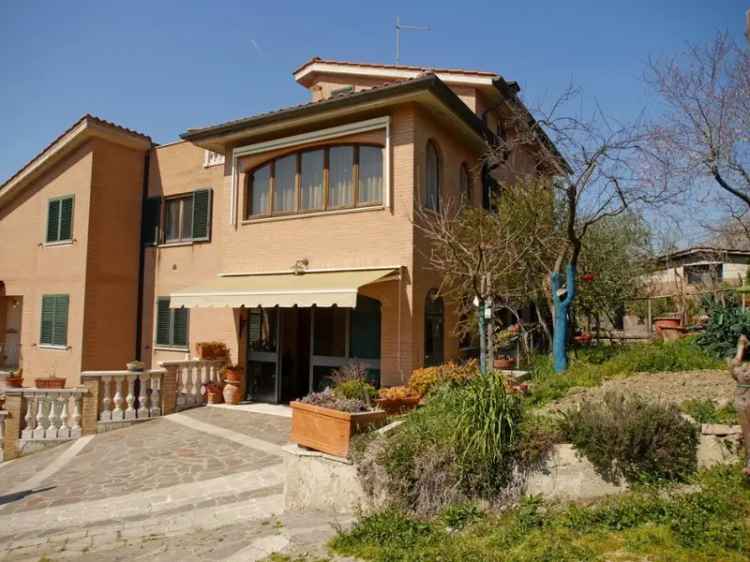 Villa in LOCALITA CASTELNUOVO SCALO, Castelnuovo Berardenga, 10 locali