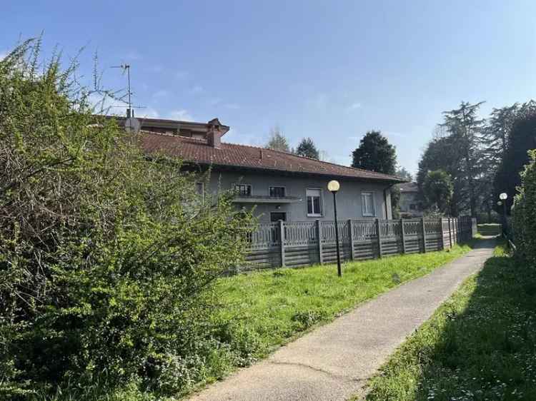 Villa in Via amatore sciesa, Carate Brianza, 6 locali, 4 bagni, 590 m²