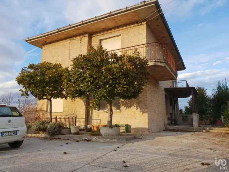 Vendita casa 13 locali di 180 m² in Ponzano di Fermo (63845) - 95362 - iad