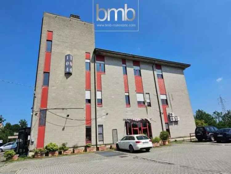 Appartamento in Corso Vercelli 104, Ivrea, 70 locali, 3966 m²