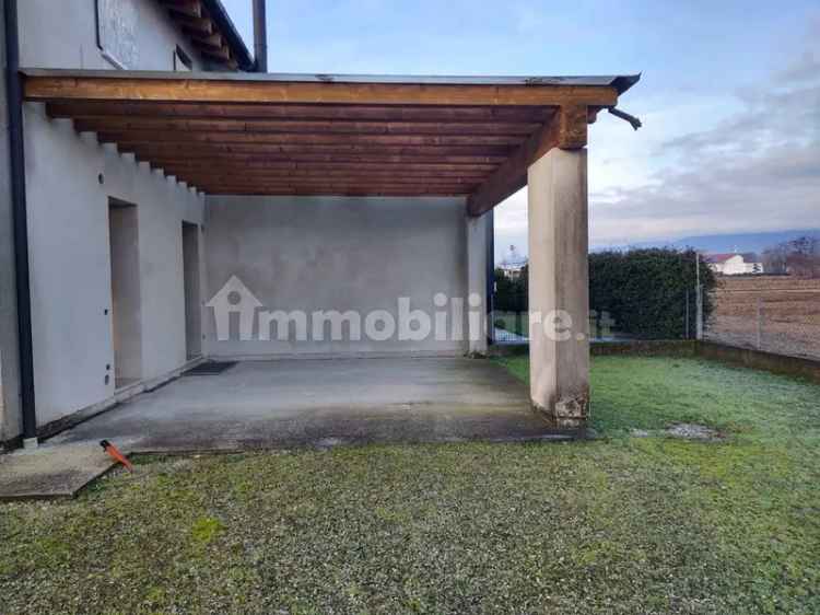 Villa bifamiliare via Monte Grappa 6B, Loria