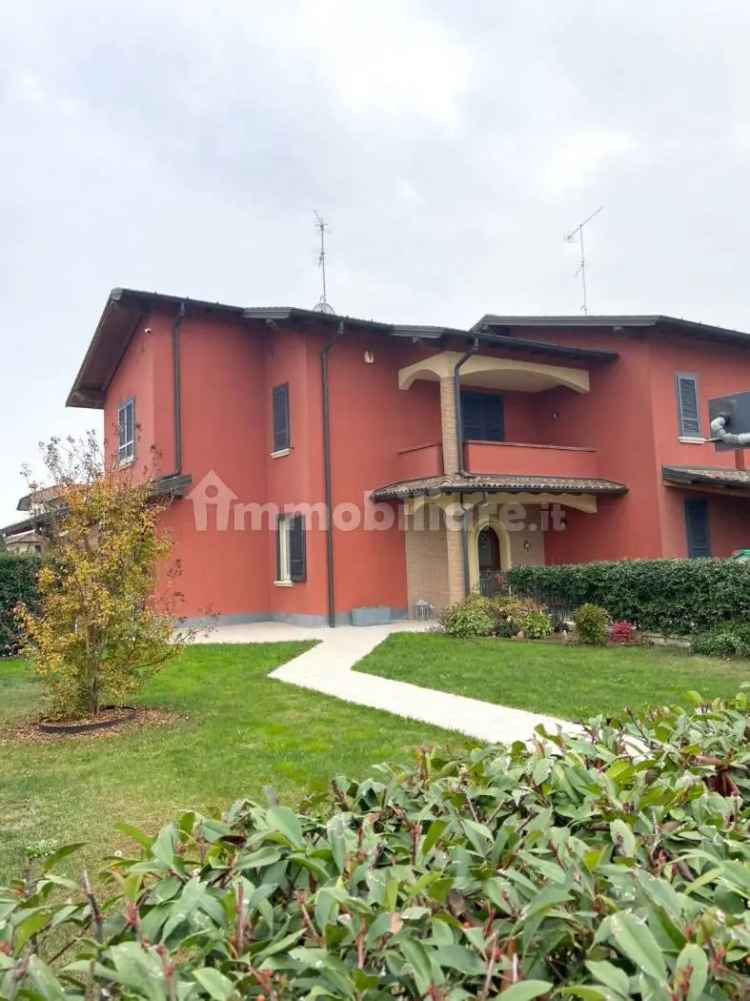 Villa bifamiliare viale Gorizia 81, Orio Litta