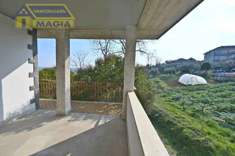 Terratetto unifamiliare via Roma 278, Piattoni Villa Sant'Antonio, Castel di Lama