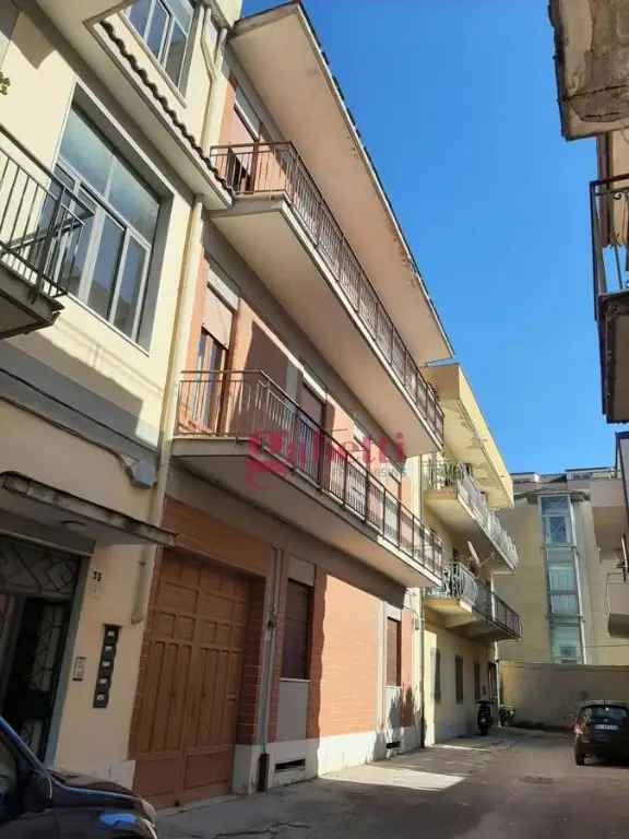 Appartamento in Via Ezio Vanoni 37, San Nicola la Strada, 5 locali