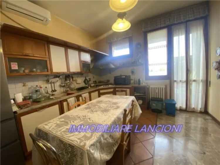 Civile abitazione in AGNOLETTI, Scandicci, 5 locali, 2 bagni, 120 m²