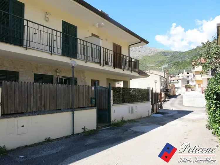 Villa in Via ripa, Fondi, 5 locali, 3 bagni, con box, 215 m², terrazzo