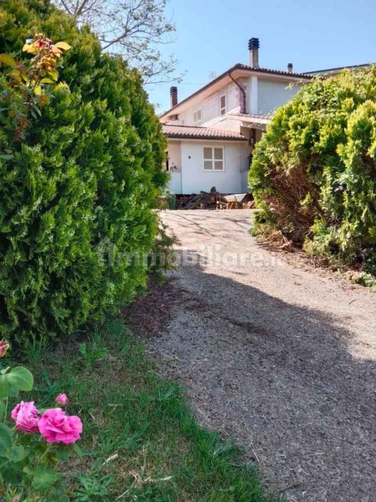 Villa unifamiliare Località Lascherano 7, Bassano Romano