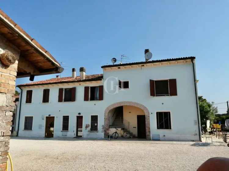 Villa unifamiliare via Borgo Tirolo 1/a, Cereta, Volta Mantovana