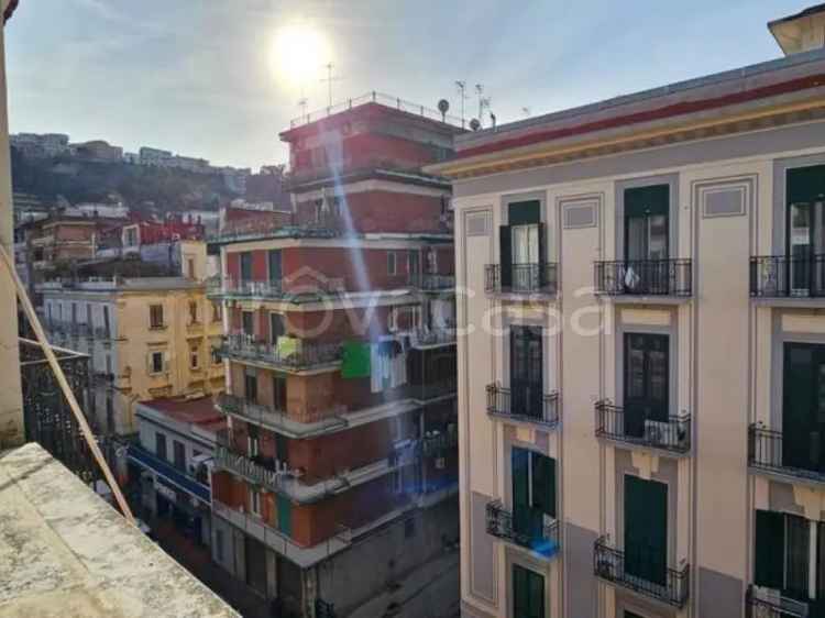 Appartamento in affitto a Napoli via Cumana, 34