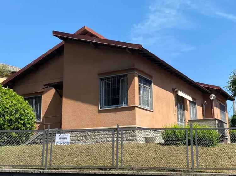 Villa unifamiliare via Adua 2, Centro, Erba