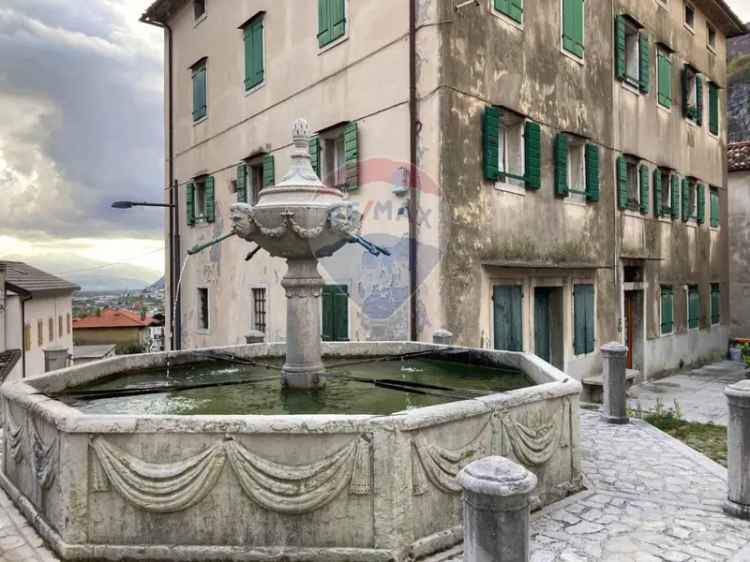 Appartamento piazza della Fontana 68, Castello Lavazzo, Longarone