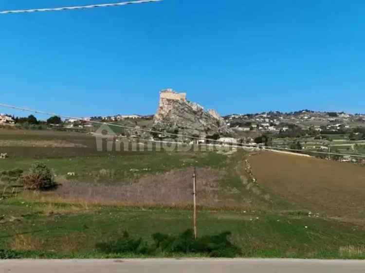 Villa unifamiliare Contrada Manca (Mussomeli), Mussomeli