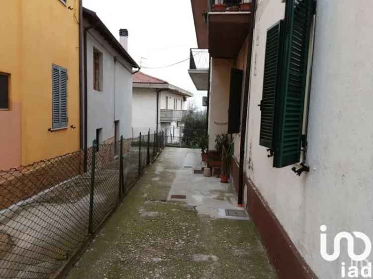 Vendita abitazione 6 locali di 119 m² in Notaresco (64024) - 113214 - iad