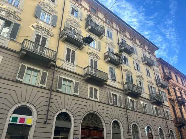 Appartamento in Via Principi d'Acaja, Torino, 5 locali, 1 bagno