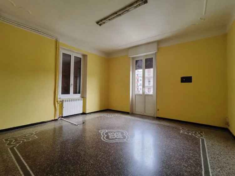 Appartamento in VIA COLLA, Cairo Montenotte, 6 locali, 1 bagno, 135 m²