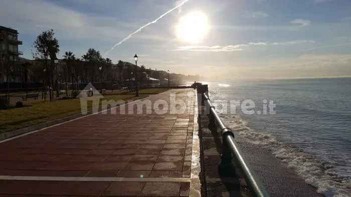 Quadrilocale Lungomare Guglielmo Marconi, Torrione, Salerno