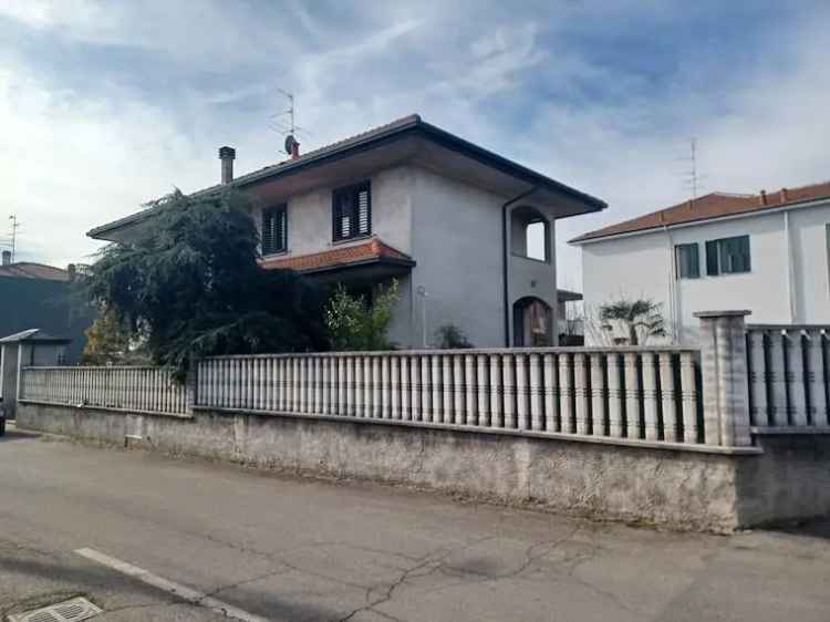 Villa in vendita  a Buscate