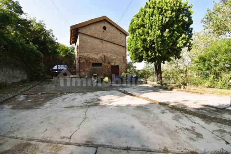 Casale via Rocca d'Arazzo, Montegrosso d'Asti