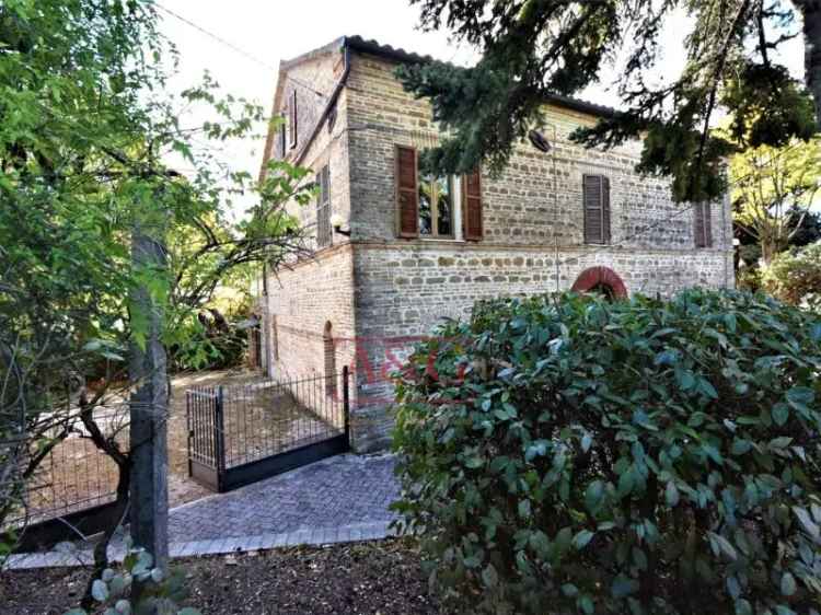 Casa singola in vendita a Colmurano, CAMPAGNA