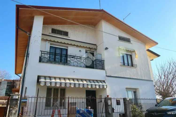 Villa plurifamiliare via Stregna 32, Via Cividale, Udine