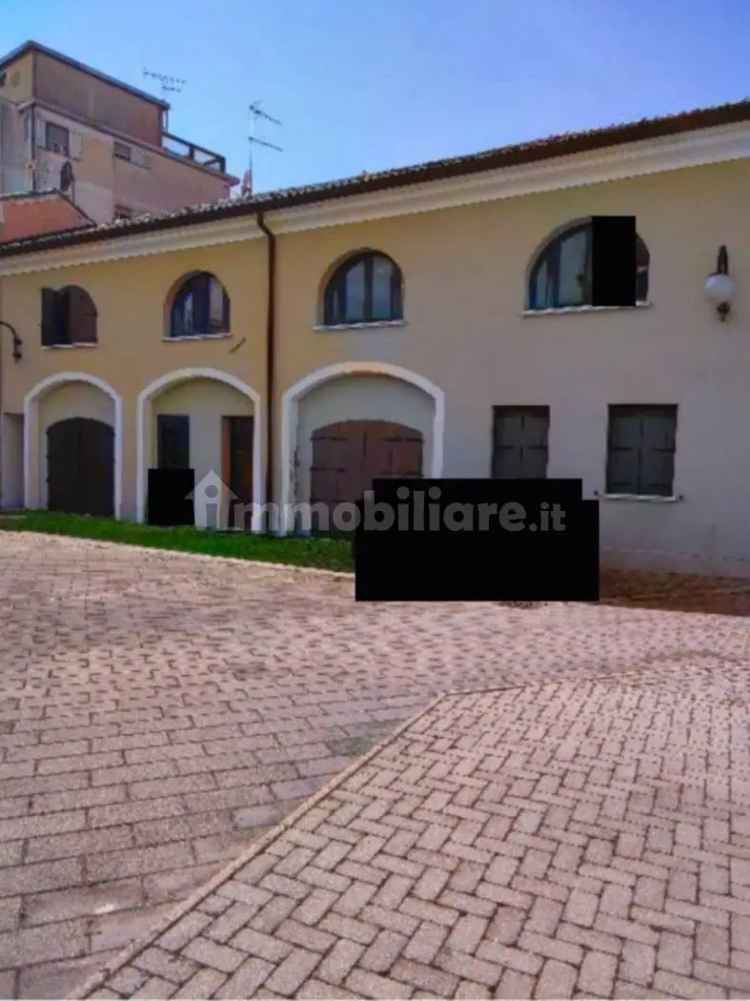 Appartamento all'asta piazza Umberto I 1, Arquà Polesine