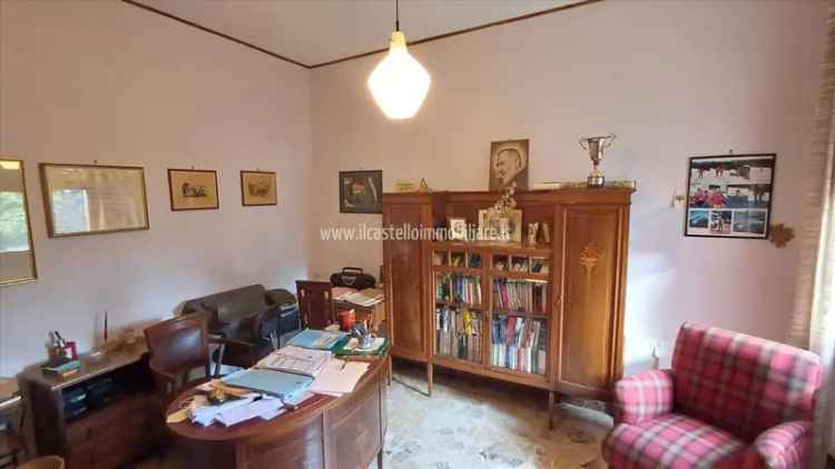 Villa unifamiliare viale Miralaghi 25, Centro, Sarteano