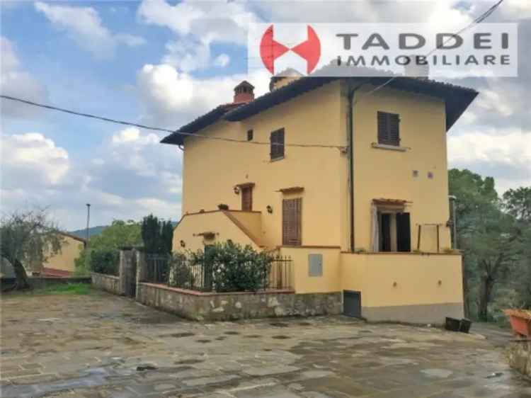 Villa terratetto in VIA DI VALLE, Lastra a Signa, 8 locali, 2 bagni