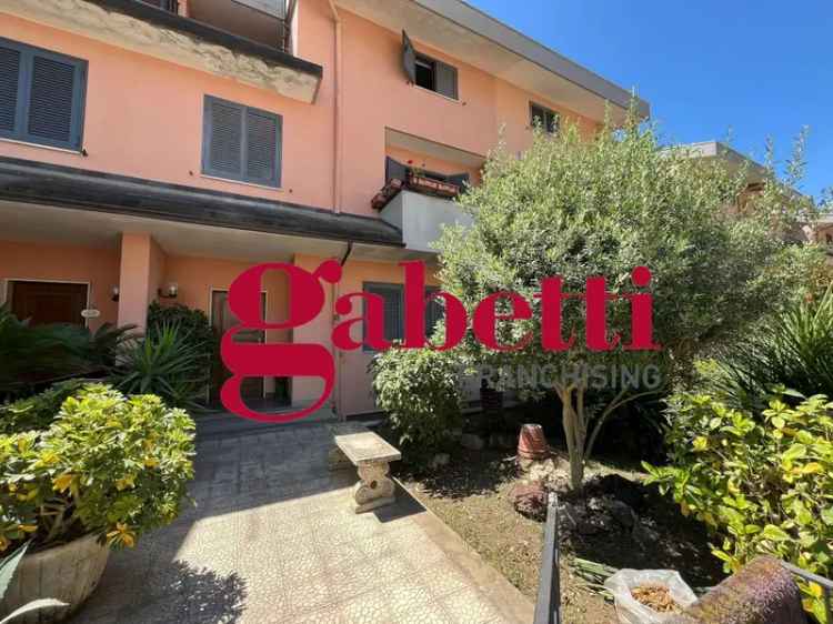 Villa a schiera in Via Coccia 8, Caserta, 7 locali, 4 bagni, 220 m²