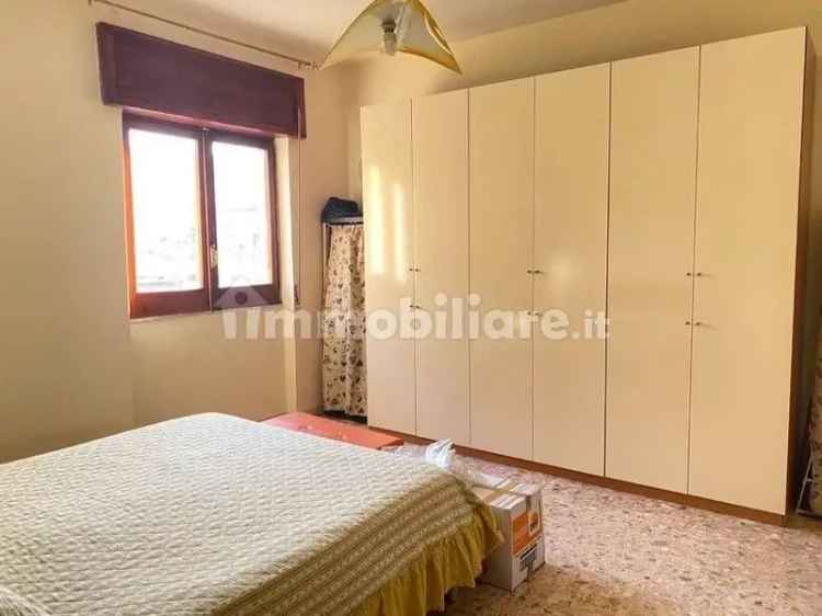 Trilocale via Campana 446B, Quarto