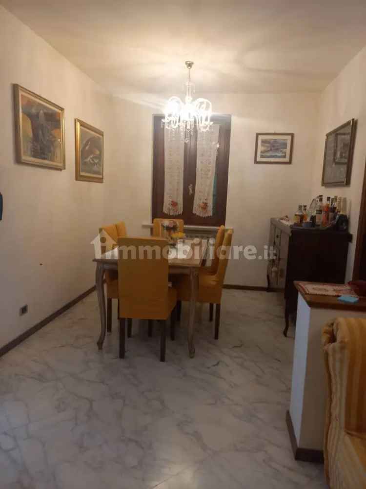 Terratetto unifamiliare 264 m², ottimo stato, Centro, Ameglia