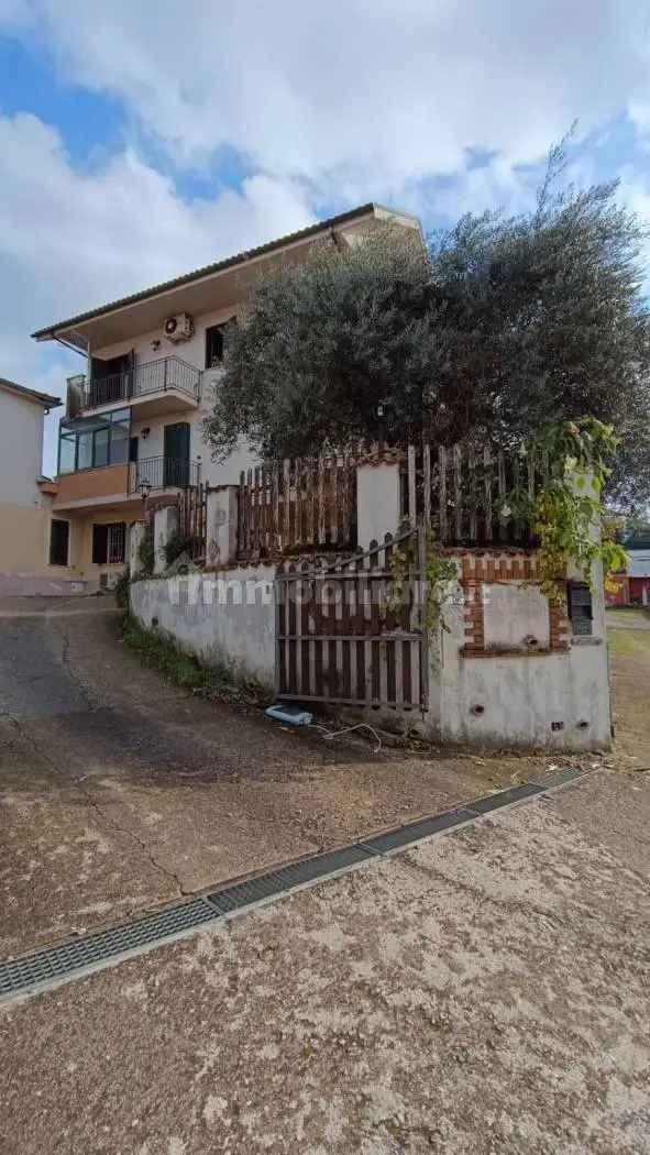 Villa bifamiliare via Giulio Pastore, Centro, Ceccano