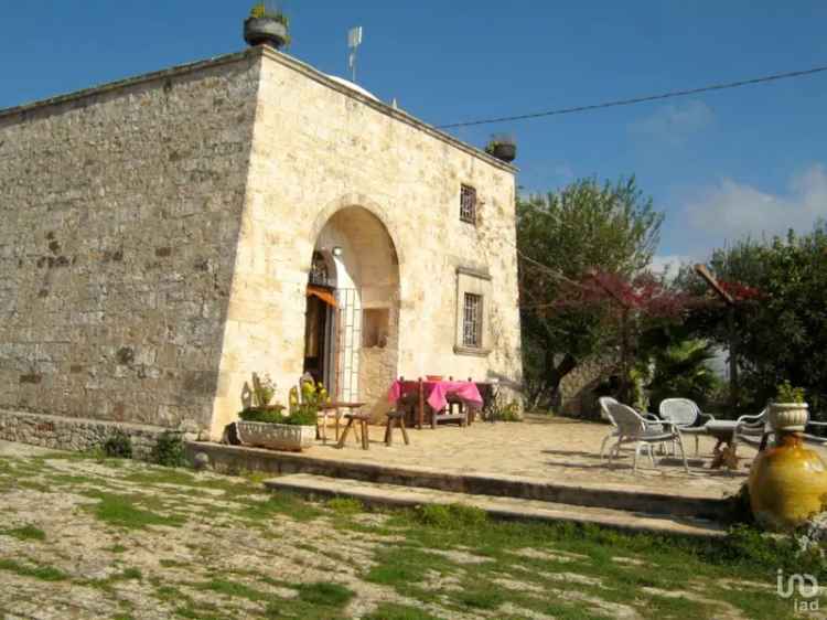 Vendita villa storica 5 locali di 180 m² in Ostuni (72017) - 95713 - iad