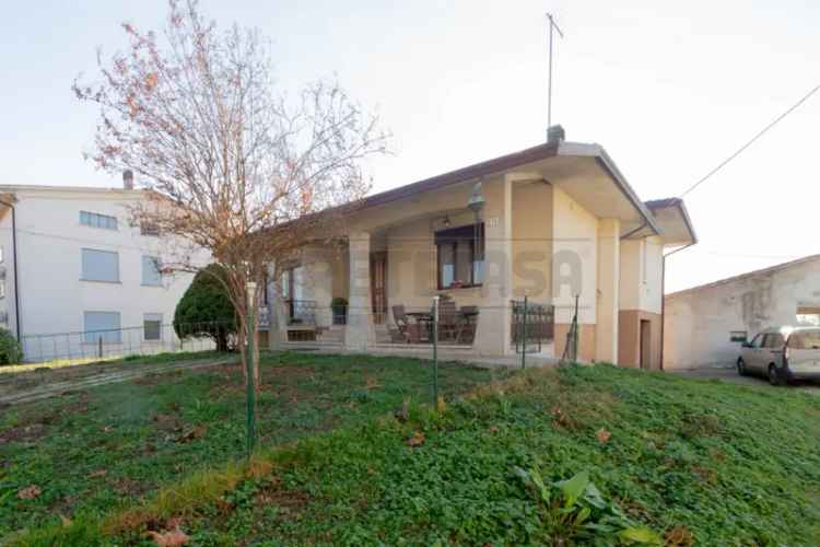 Villa a schiera in Via Vegra di Sopra 16, Pozzoleone, 8 locali, garage